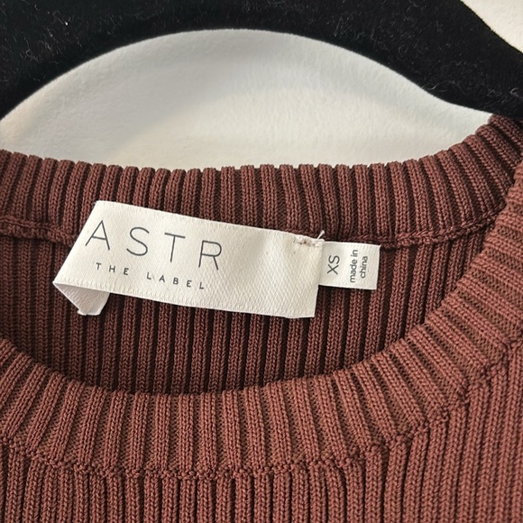 Puff Sleeve Open Back Top - Picture 2 of 5